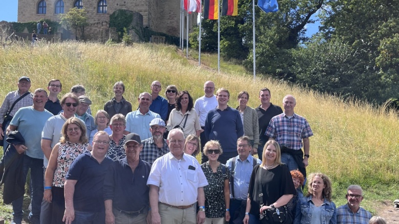 Die CDU aus dem Blauen Ländchen besuchte das Hambacher Schloss. Die CDU aus dem Blauen Ländchen besuchte das Hambacher Schloss.